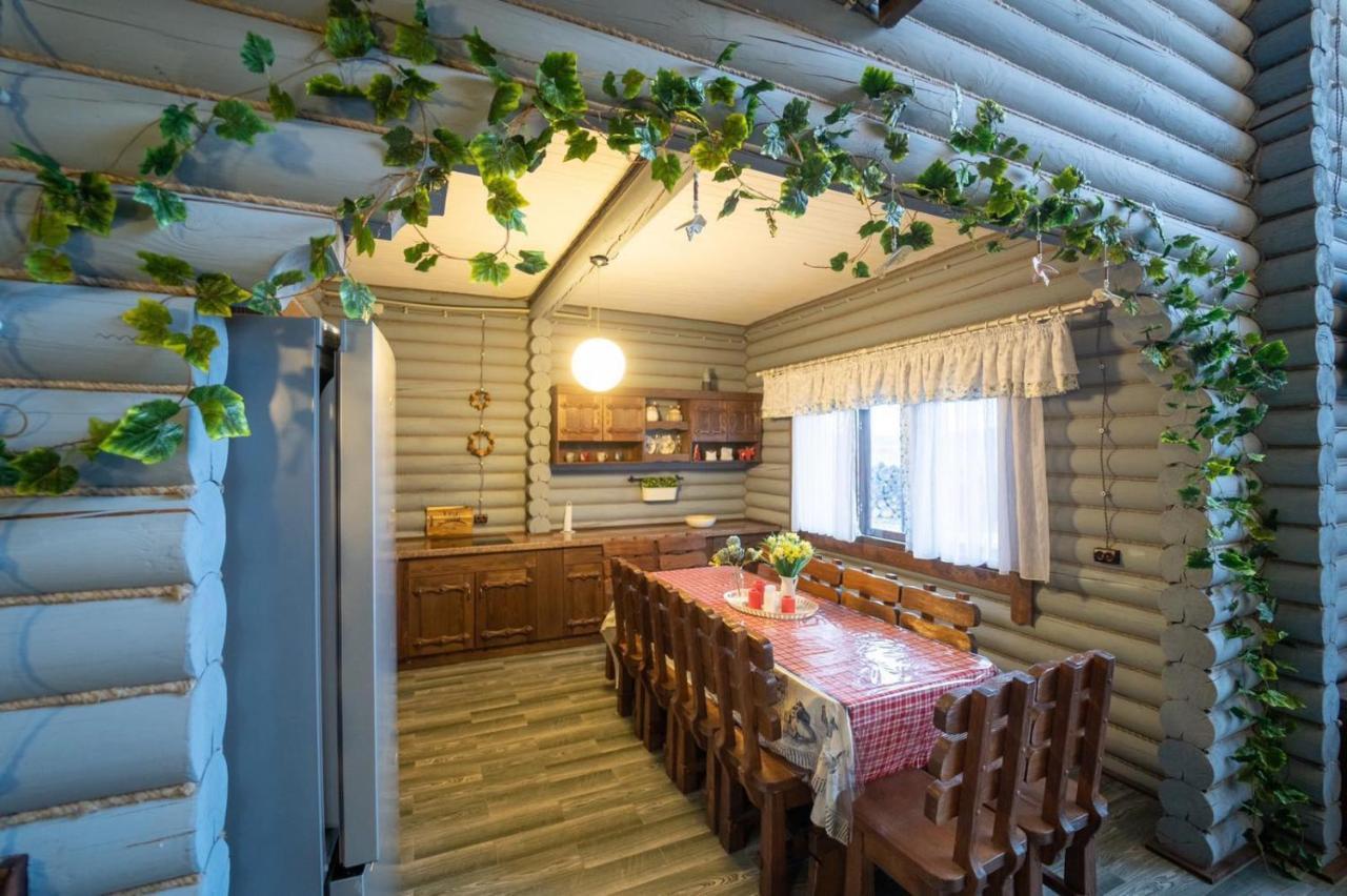 House стрижевка Apartment Strizhevka